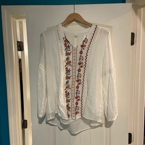 LUCKY- Gorgeous floral embroidered blouse